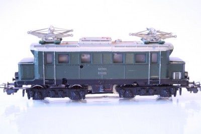 Märklin_E44_Version_SET800_bzw_3011.jpg