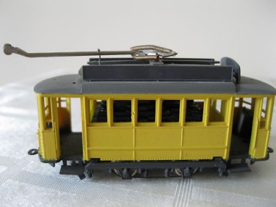 RiRo_Tramway_gelb_Rollenbügel.jpg