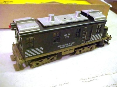 Roundhouse_HO_Diesel_Flywheel_Track_Cleaner_06.jpg